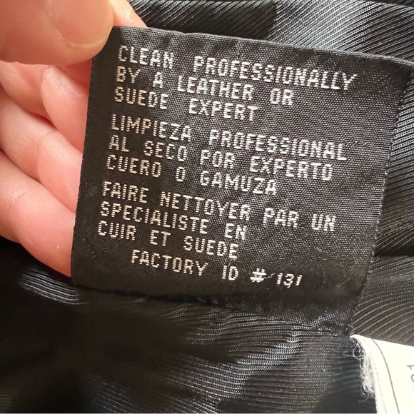 Women’s Small Leather Jacket - Picture 6 of 9